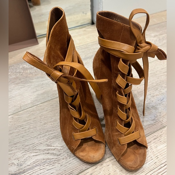 Gianvito Rossi Brooklyn Lace-Front Peep-Toe Suede Ankle Boot in size 37 - Picture 3 of 14